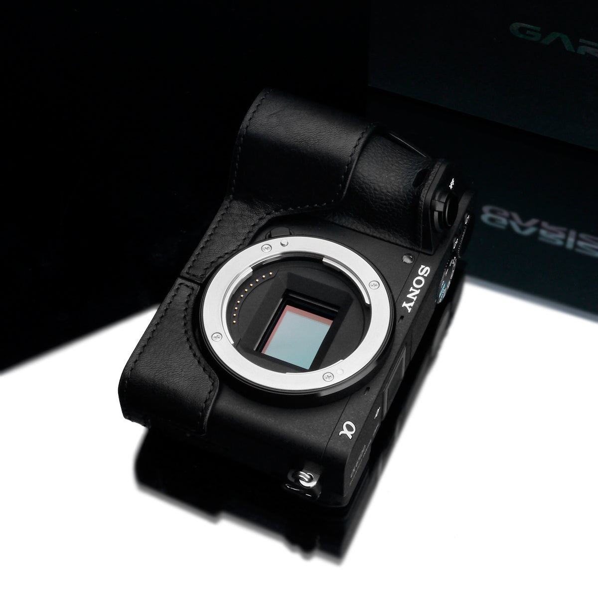 Gariz XS-CHA6500BK Genuine Leather Camera Half Case Black for Sony A6500