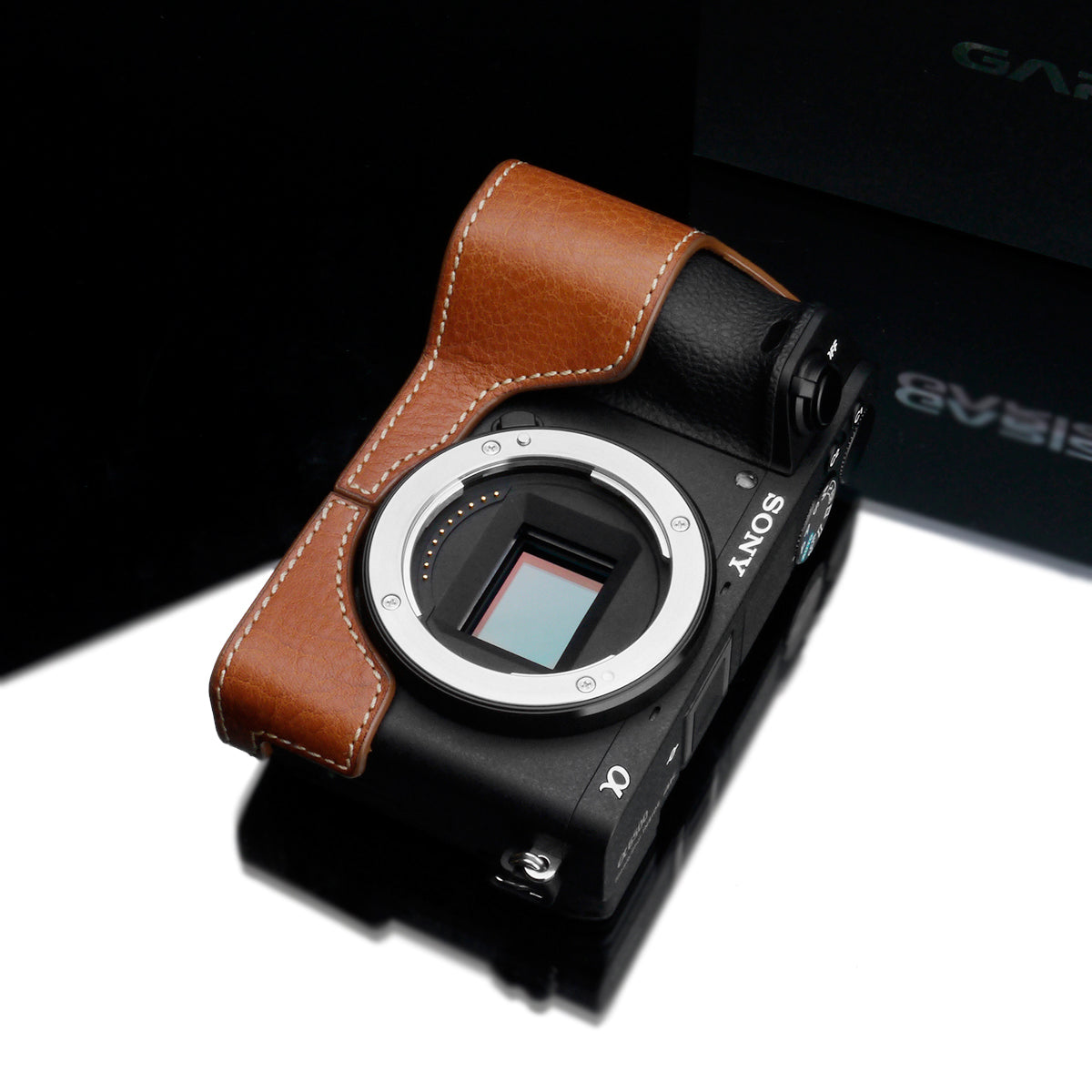 Gariz XS-CHA6500CM Genuine Leather Camera Half Case Camel for Sony A6500