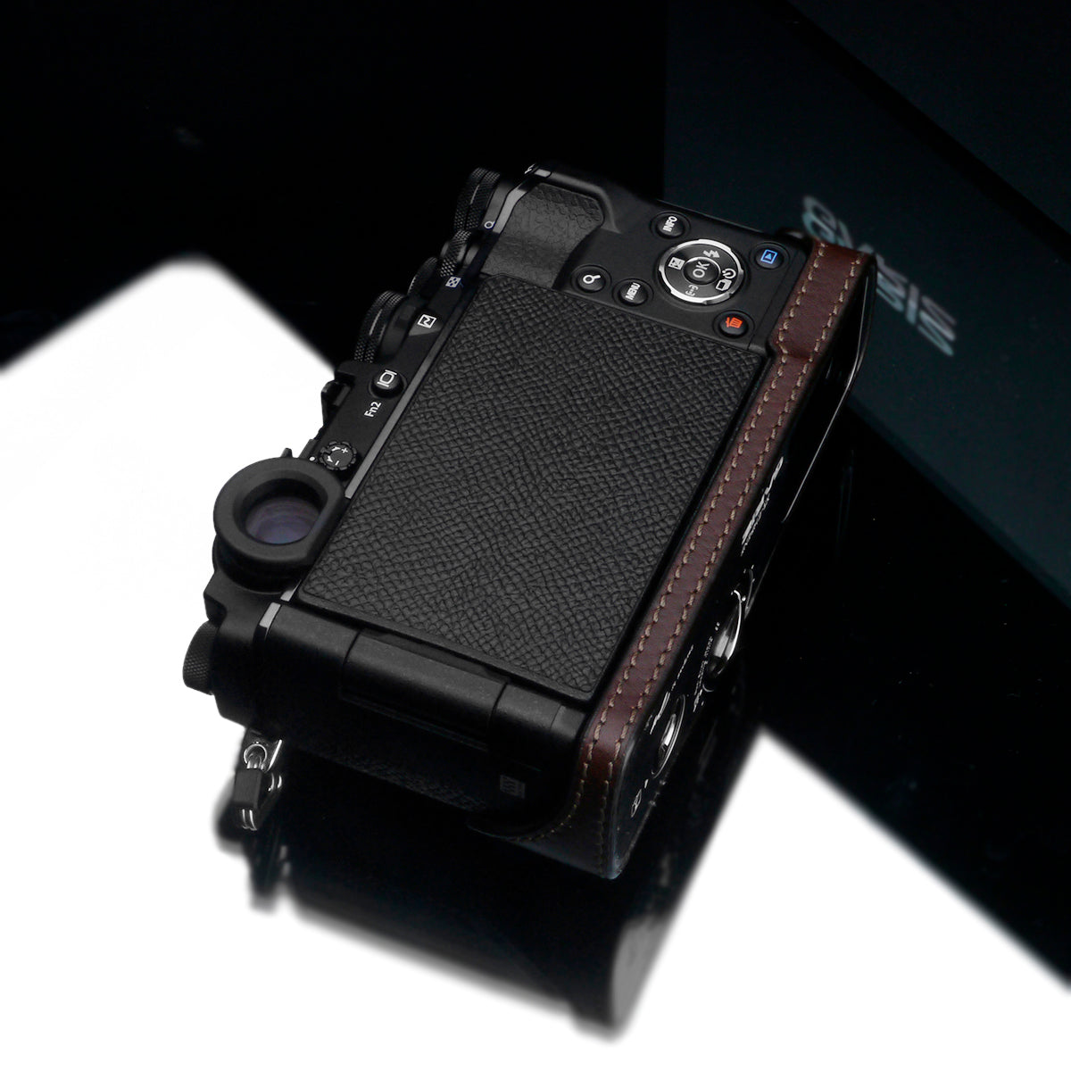 Gariz HG-PENFBR Camera Half Case Brown for Olympus PEN-F