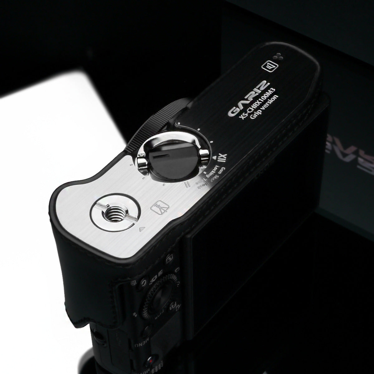 Gariz Sony RX100 MK3 / MK4 Black Leather Camera Half Case XS-CHRX100M3BK (Grip Version)