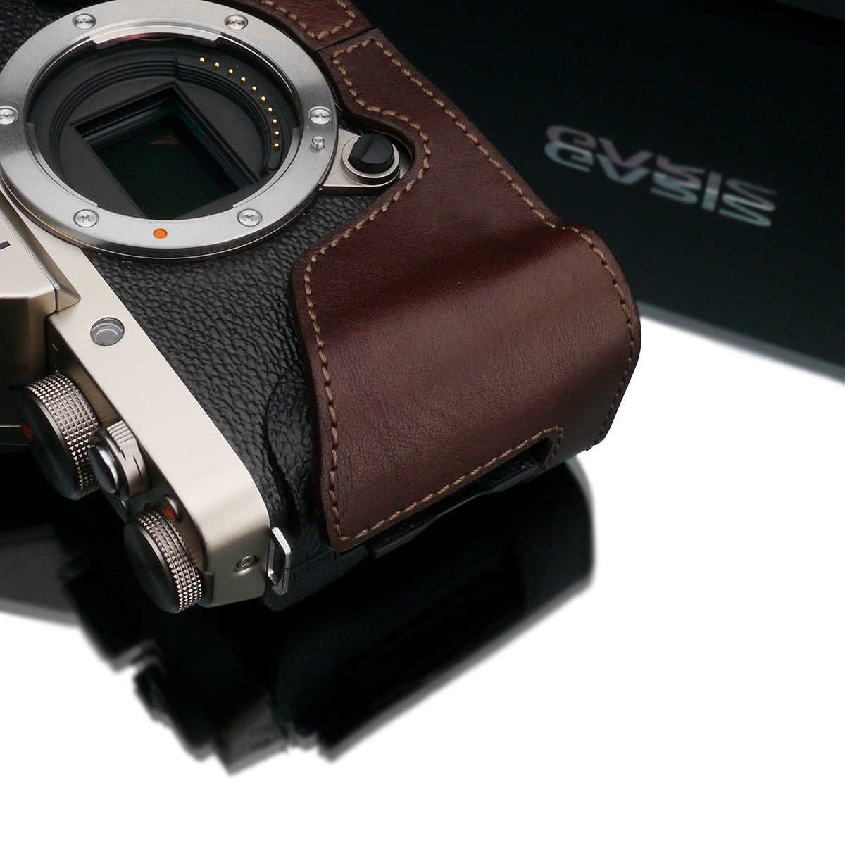 Gariz XS-CHXT100BR Leather Camera Half Case w/ Capfix Brown for Fujifilm X-T100