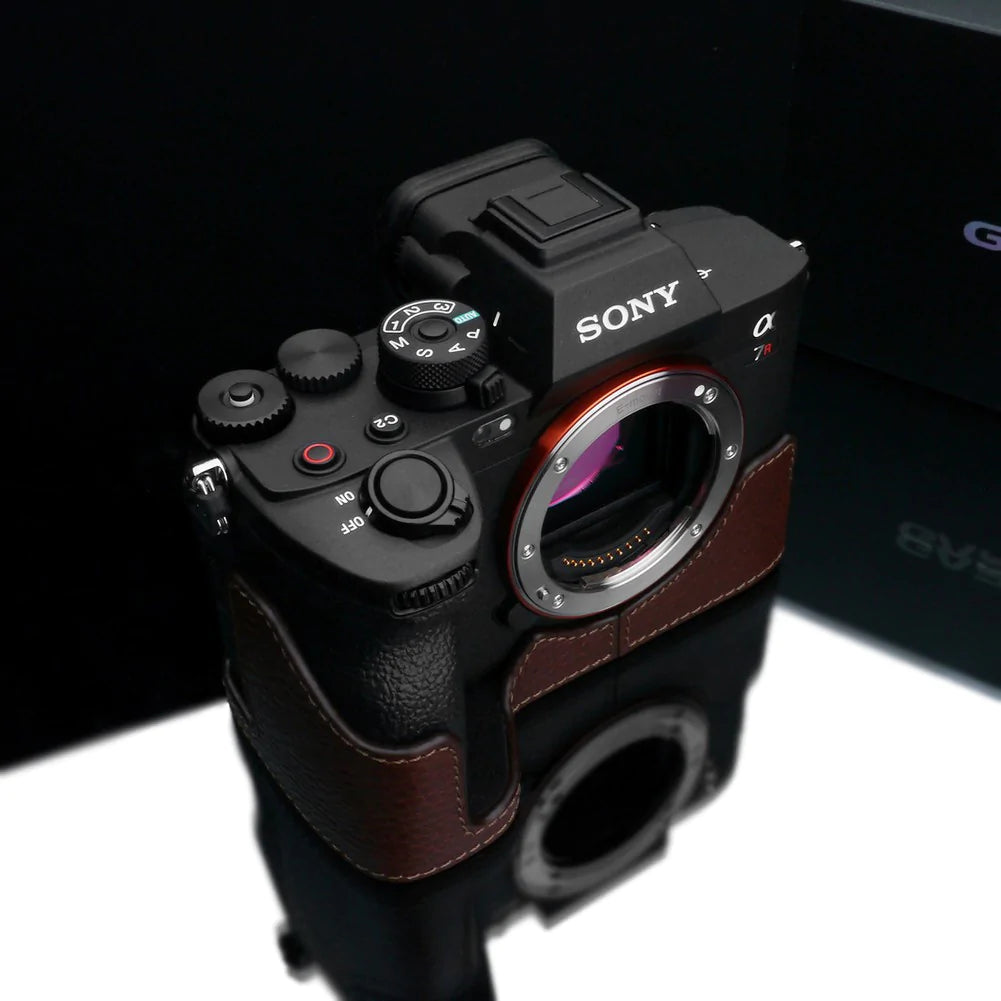 Gariz XS-CHA7RM5BR Half Leather Case for Sony A7RM5 / A7RV (Brown)