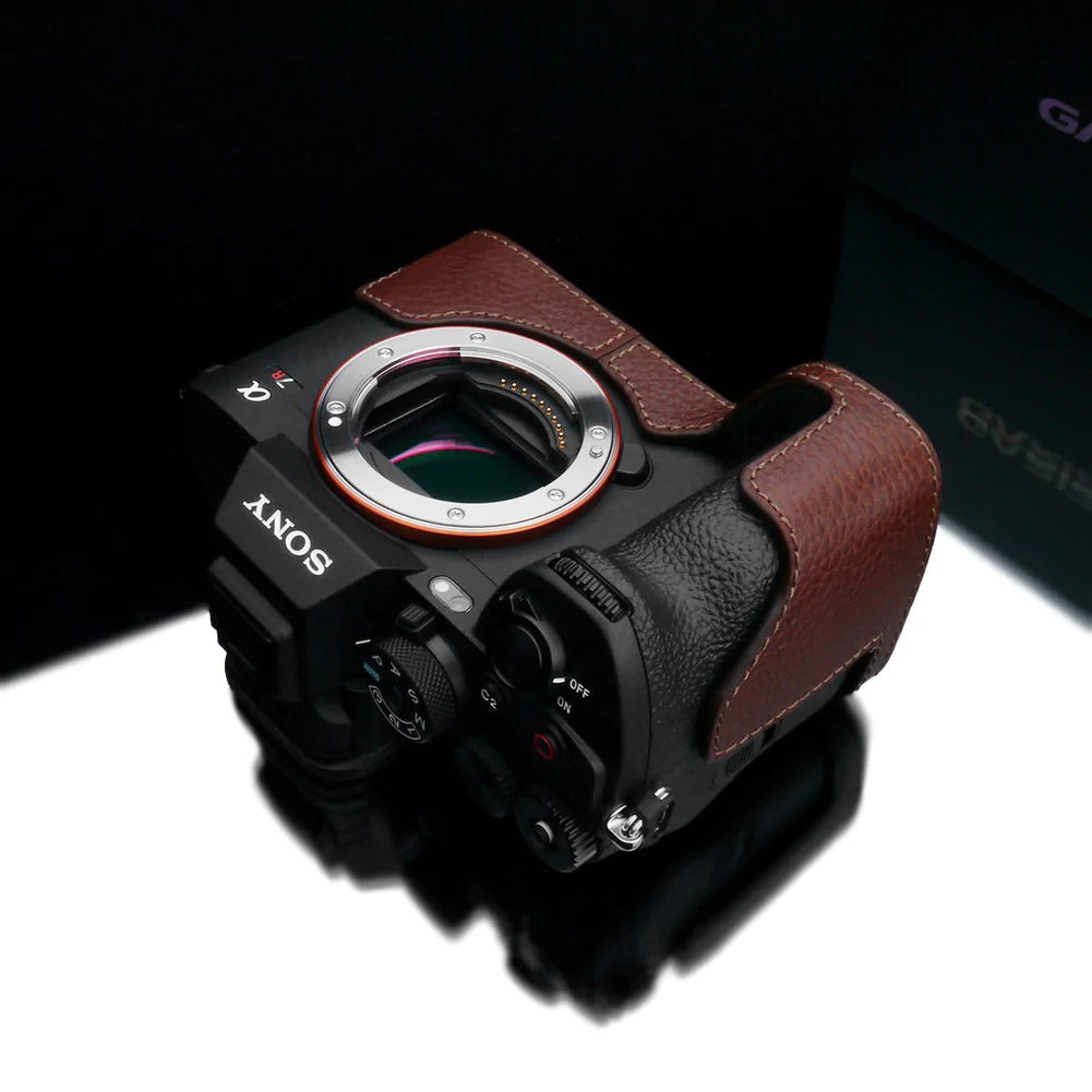 Gariz XS-CHA7RM5BR Half Leather Case for Sony A7RM5 / A7RV (Brown)