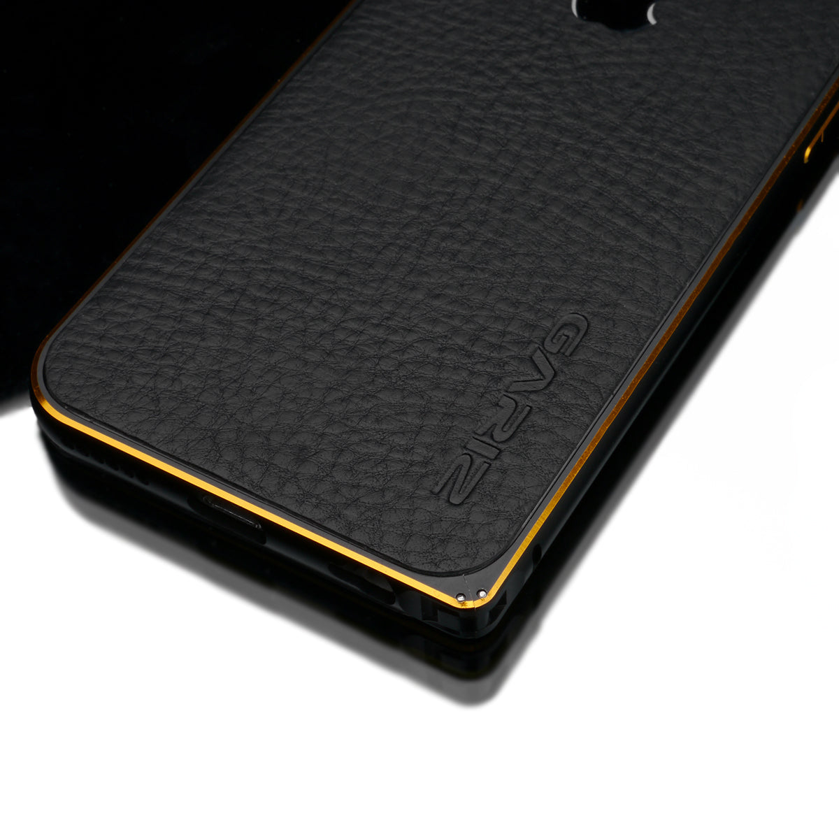 Gariz XA-IP6BS Metal Bumper Case Leather Skin for iPhone 6 6S Black Gold Trim