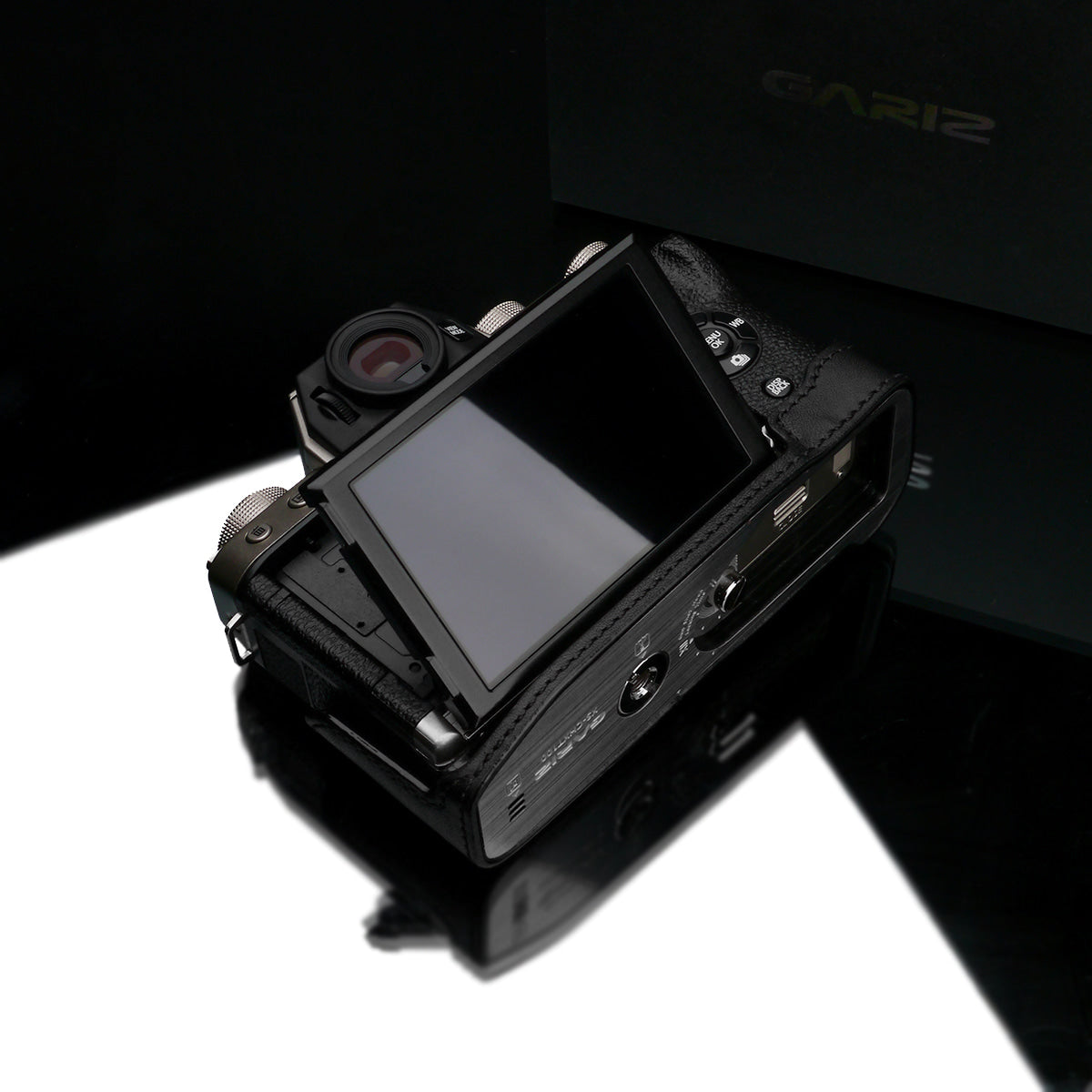 XS-CHXT100BK Leather Black Camera Half Case w/ Capfix for Fujifilm X-T100