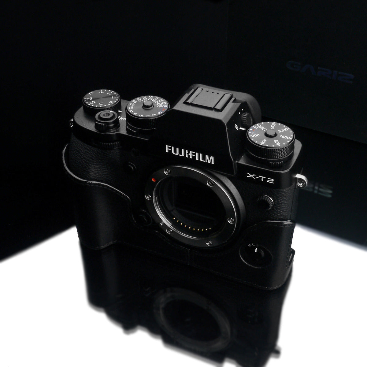 Gariz XS-CHXT2BK Black Genuine Leather Half Case for Fujifilm Fuji X-T2 / X-T3